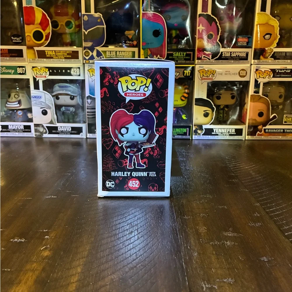 Funko Pop! DC Heroes Harley Quinn with Pizza #452